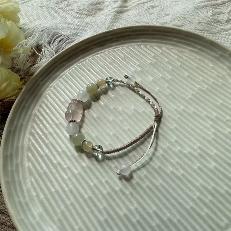 清新粉水晶貔貅彈性手鍊