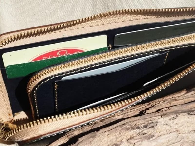 Wファスナーの長財布 / ネイビー