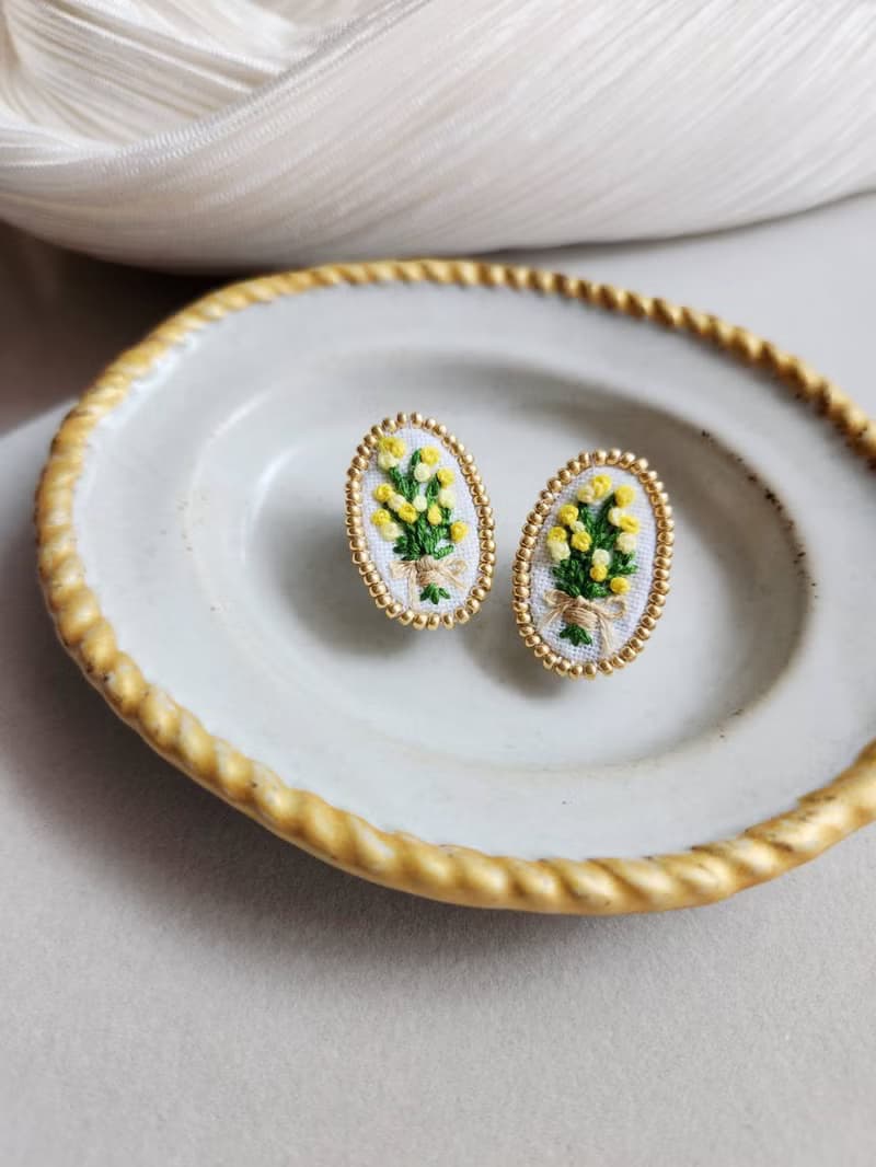 韶光 - 金合歡花束刺繡耳環
