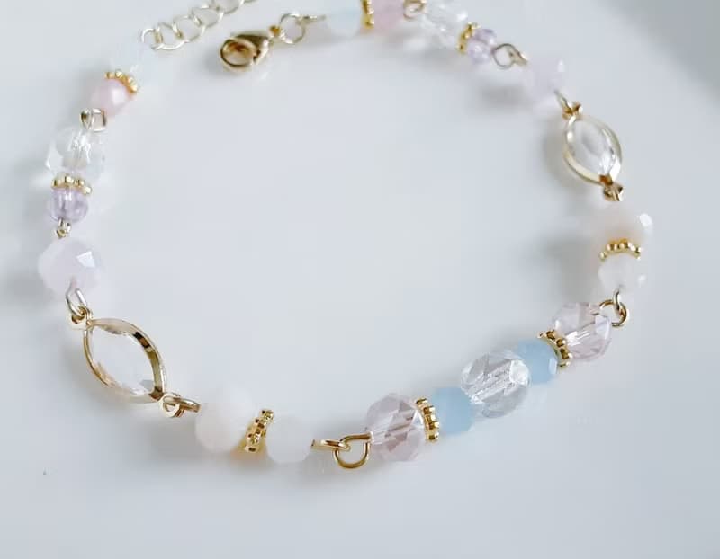 アクリルフレームストーンが素敵なお洒落ブレスレット ペールピンク 優しい 誕生日プレゼント 可愛い