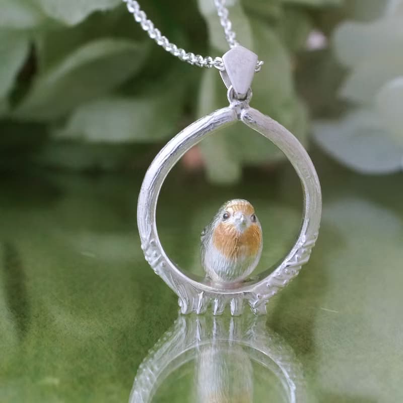 コマドリのペンダント