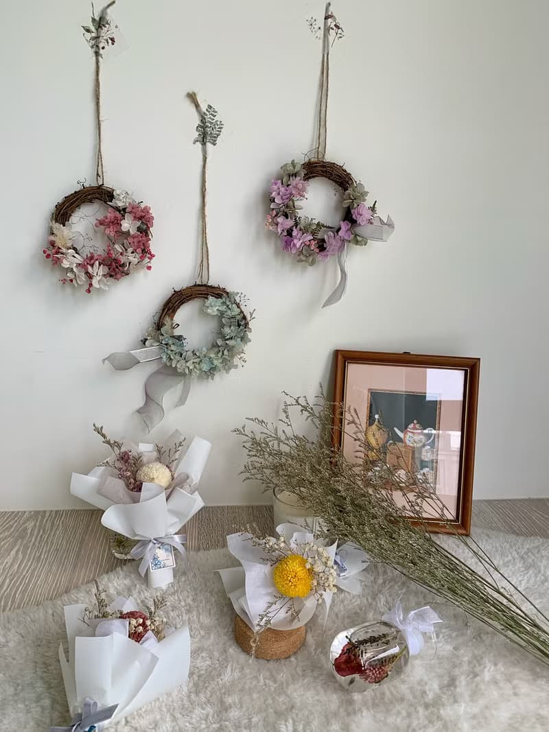永生花乒乓菊純白花束 - 畢業禮物、婚禮小物、情人節
