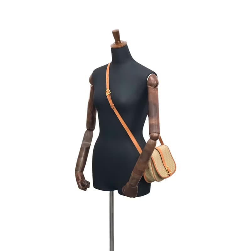 【 日本直送　名牌中古包 】CELINE セリーヌ マカダム ショルダーバッグ ベージュ フロントバックル PVC レザー フラップ ヴィンテージ 3rtyac