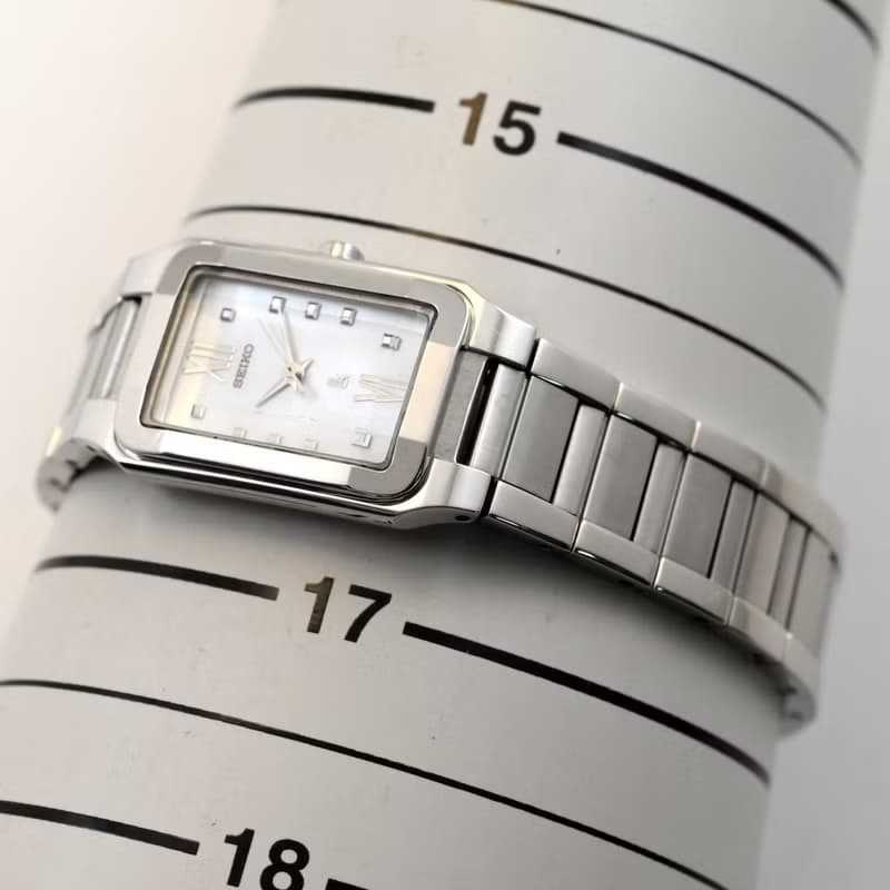 SEIKO LUKIA 女性用腕時計 クォーツ SSVY019 19.5mm ホワイトシェル  Ref.1N01-0CD0 手錶 古董錶