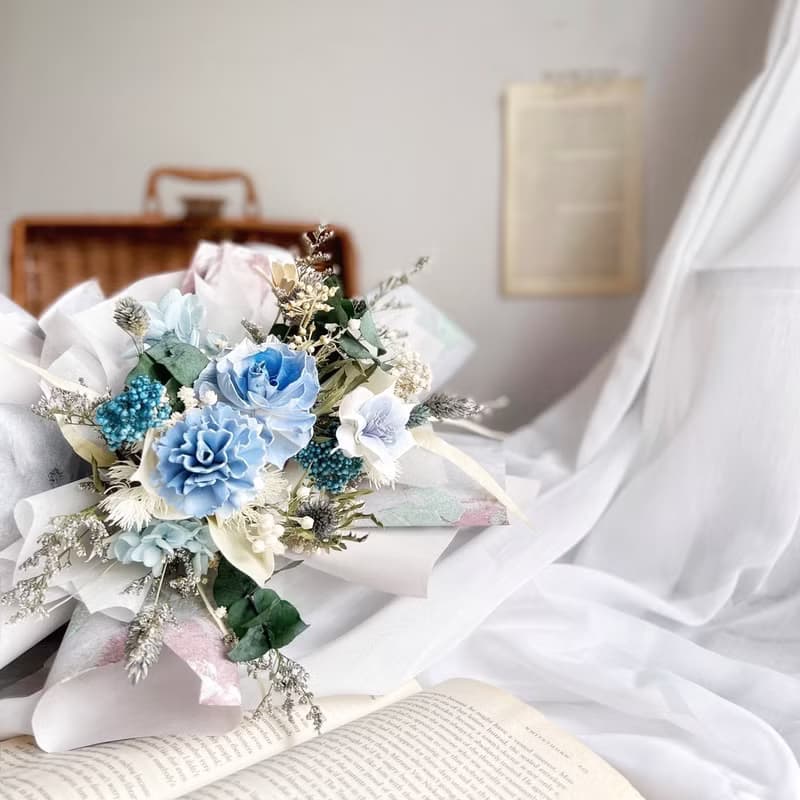 母親節花束系列 | 靜謐優雅藍 / 附贈PVC透明梯型袋 永生花