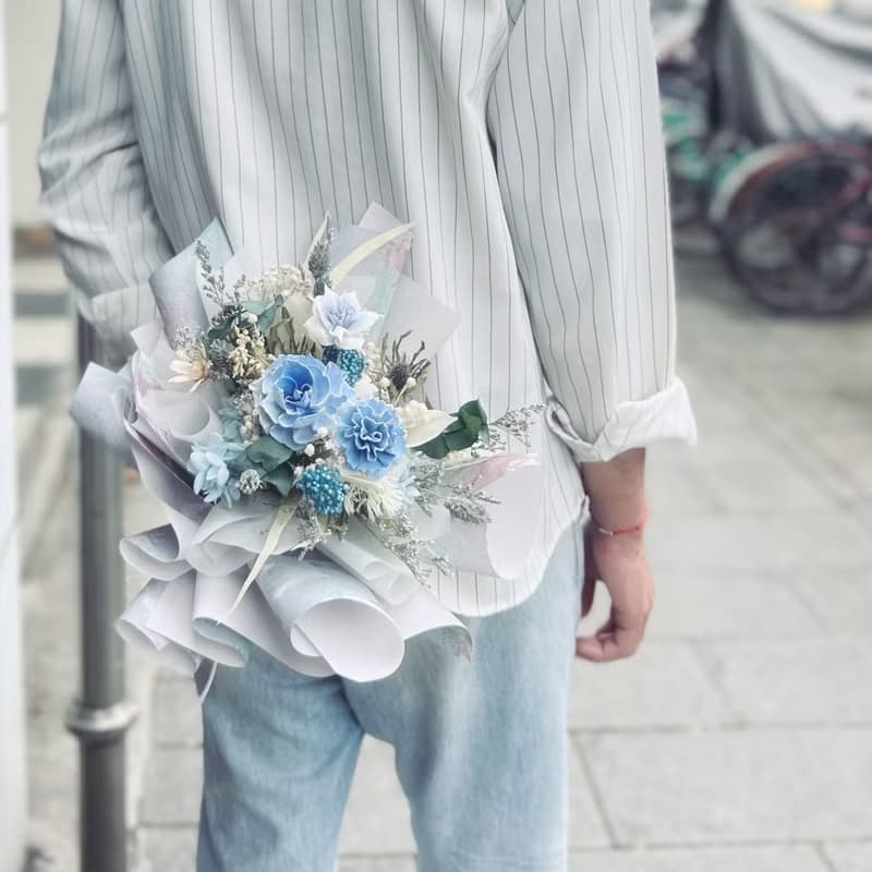 母親節花束系列 | 靜謐優雅藍 / 附贈PVC透明梯型袋 永生花