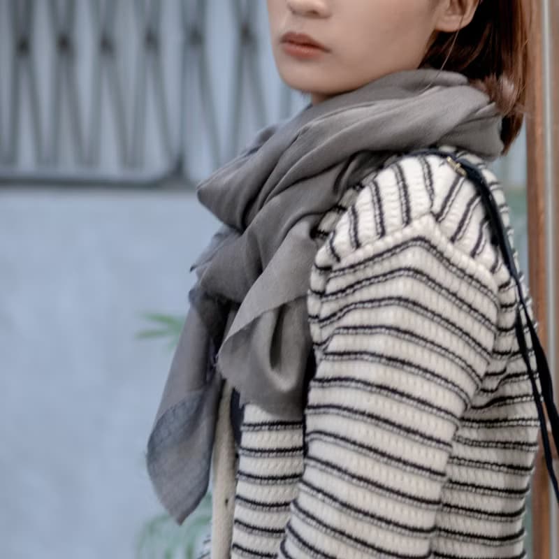 【保暖道具】喀什米爾 Cashmere 羊毛圍巾 - 灰色
