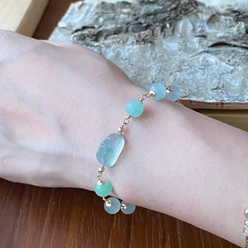 拈翠-緬甸天然A貨翡翠-高冰放光飄綠花小山設計手鍊14Kgf