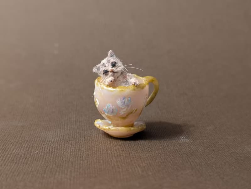 Micro kitten, 2 cm. Crocheted.