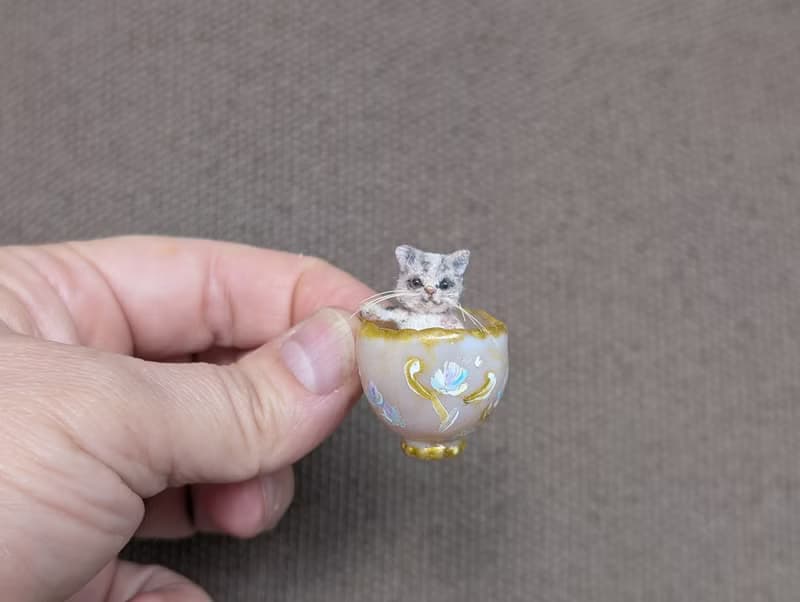Micro kitten, 2 cm. Crocheted.