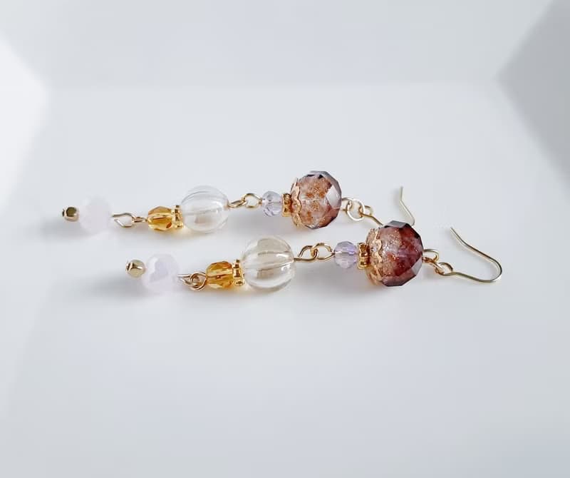 とんぼ玉ビーズとチェコビーズのゆらゆらロングピアス 大人シック 誕生日プレゼント アレルギー対応可能ピアスまたはイヤリング変更可能