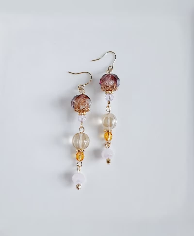 とんぼ玉ビーズとチェコビーズのゆらゆらロングピアス 大人シック 誕生日プレゼント アレルギー対応可能ピアスまたはイヤリング変更可能