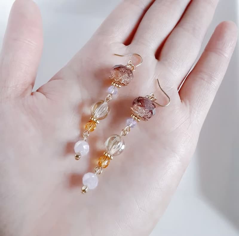 とんぼ玉ビーズとチェコビーズのゆらゆらロングピアス 大人シック 誕生日プレゼント アレルギー対応可能ピアスまたはイヤリング変更可能