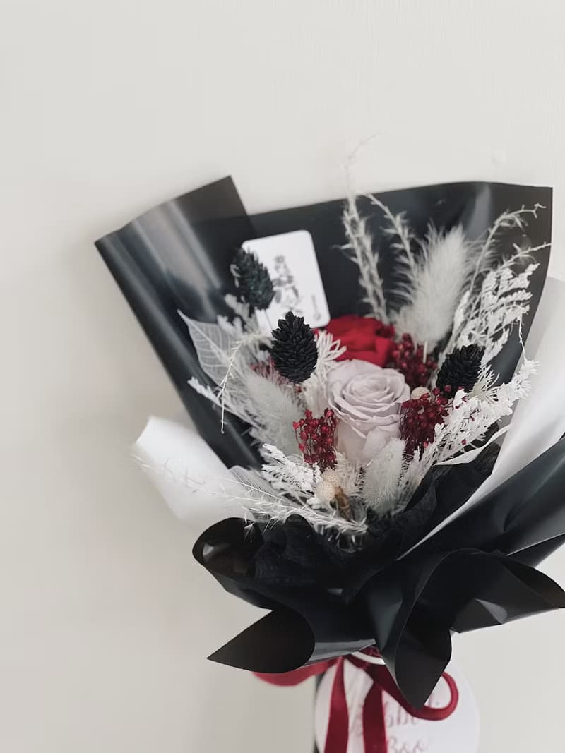 【永生玫瑰花花束】• 情人節/永生玫瑰花/永生玫瑰花花束/玫瑰花