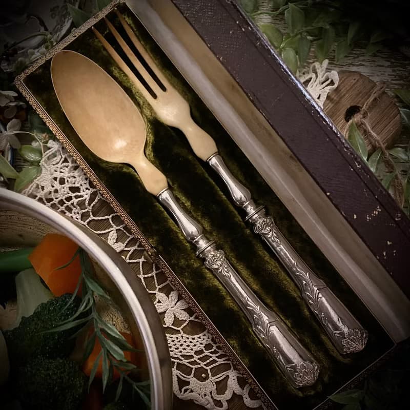 法國Art Nouveau 純銀柄 大型雕花分食餐具 原盒裝組