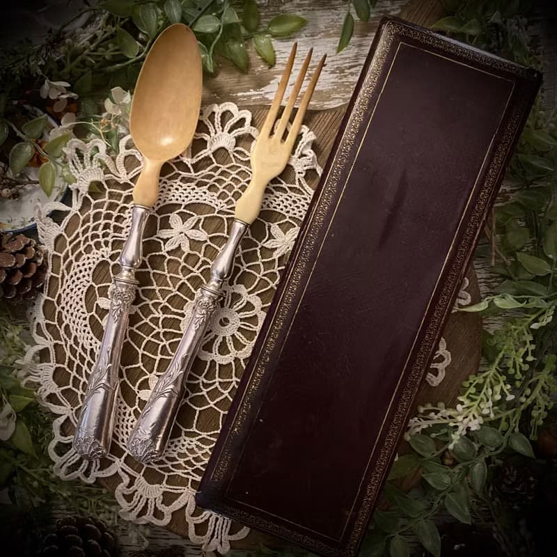 法國Art Nouveau 純銀柄 大型雕花分食餐具 原盒裝組