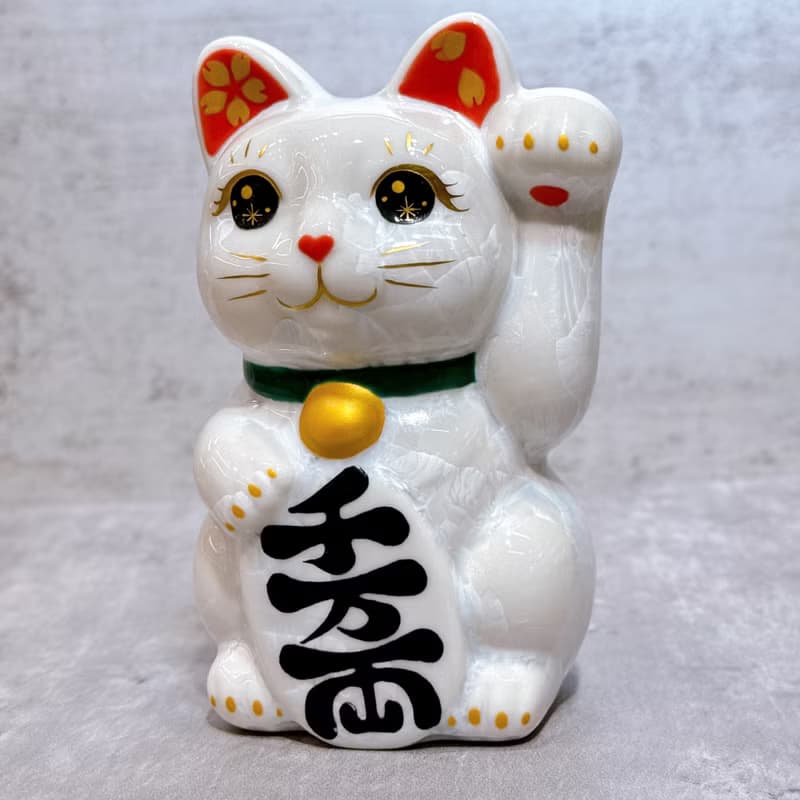 【晶櫻納寶】日本清水燒招財貓 | 花結晶 白 - 千万両 左