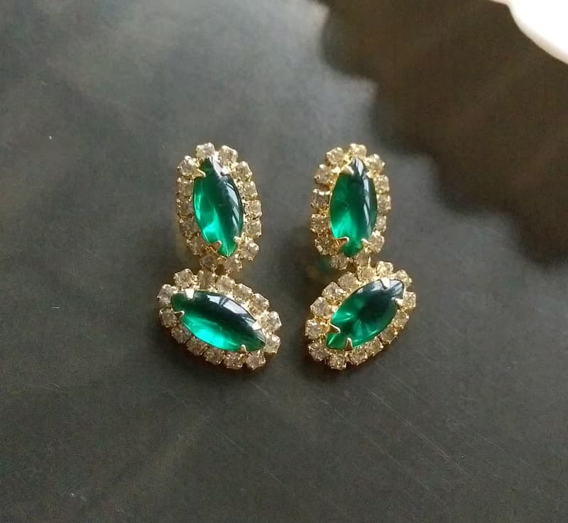 Vintage Jewelry 西洋古董飾品 綠馬眼 蛋面 對稱 氣質 針式耳環