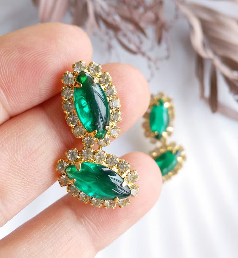 Vintage Jewelry 西洋古董飾品 綠馬眼 蛋面 對稱 氣質 針式耳環