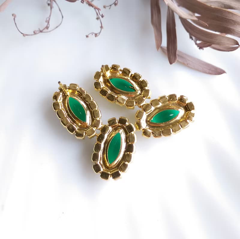 Vintage Jewelry 西洋古董飾品 綠馬眼 蛋面 對稱 氣質 針式耳環