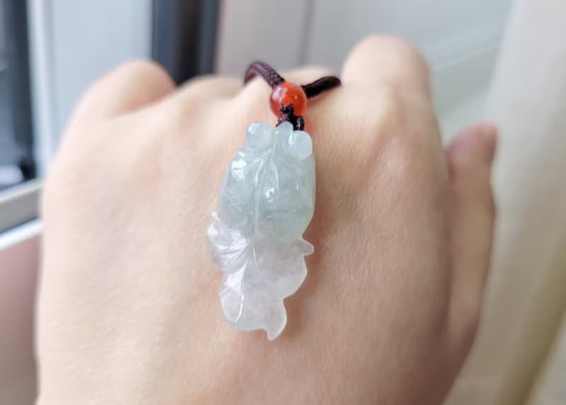【親翠】天然翡翠 冰綠飄花 活靈活現金魚項鍊 特殊題材