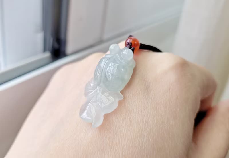 【親翠】天然翡翠 冰綠飄花 活靈活現金魚項鍊 特殊題材
