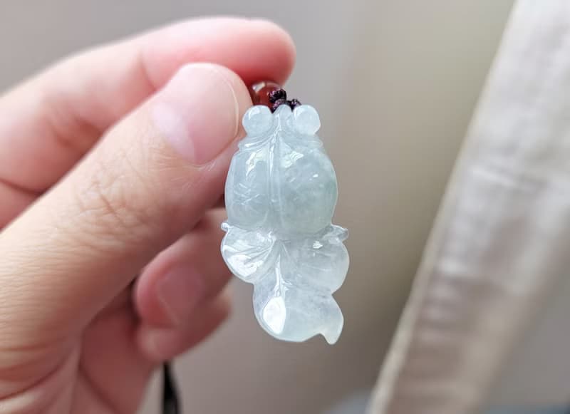 【親翠】天然翡翠 冰綠飄花 活靈活現金魚項鍊 特殊題材