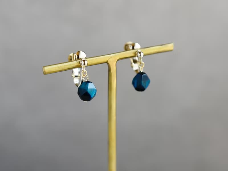 【ピアス・イヤリング】青の洞窟の結晶 1粒