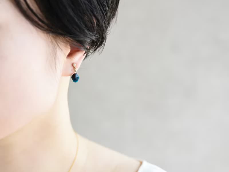 【ピアス・イヤリング】青の洞窟の結晶 1粒