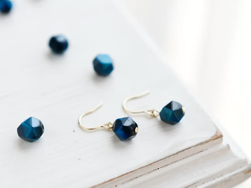 【ピアス・イヤリング】青の洞窟の結晶 1粒