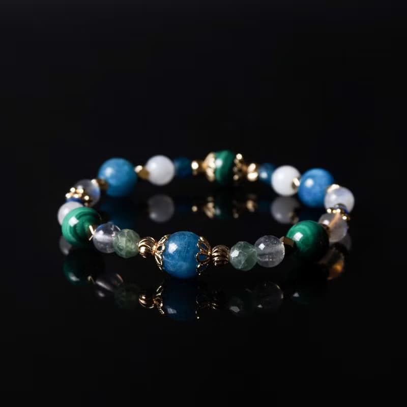 雲上之丘 // 孔雀石 磷灰石 月光石 拉長石 藍晶石 水晶手鍊