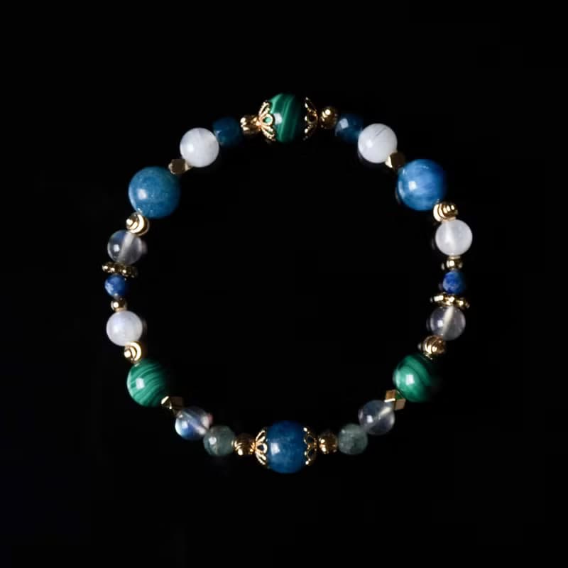 雲上之丘 // 孔雀石 磷灰石 月光石 拉長石 藍晶石 水晶手鍊