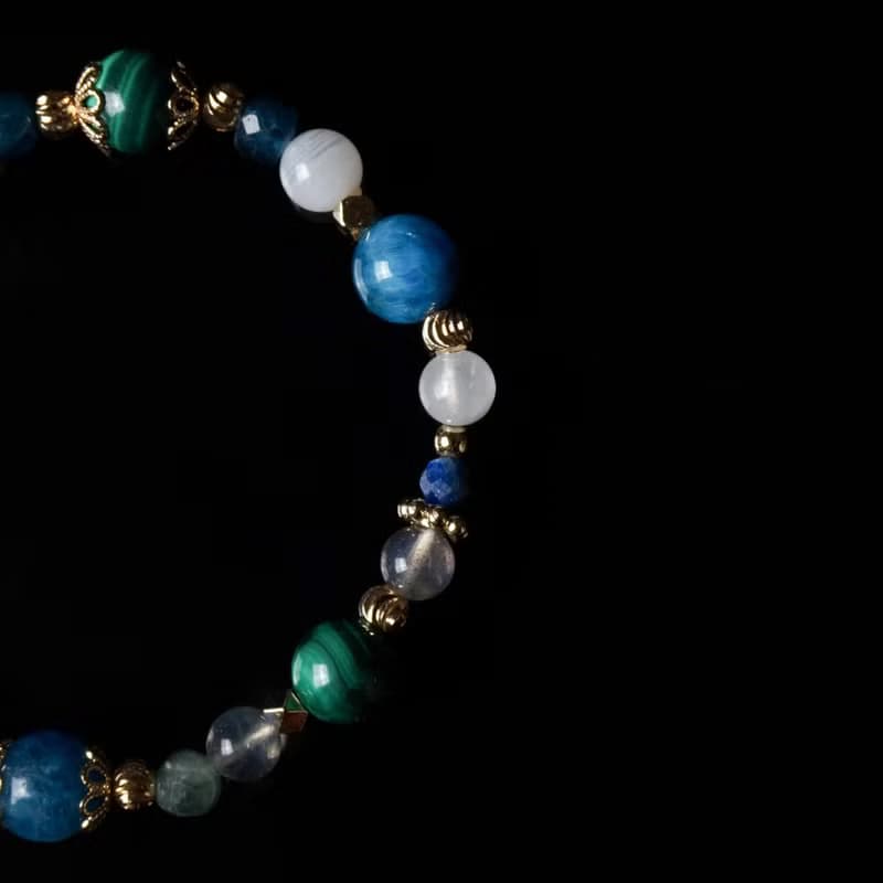 雲上之丘 // 孔雀石 磷灰石 月光石 拉長石 藍晶石 水晶手鍊