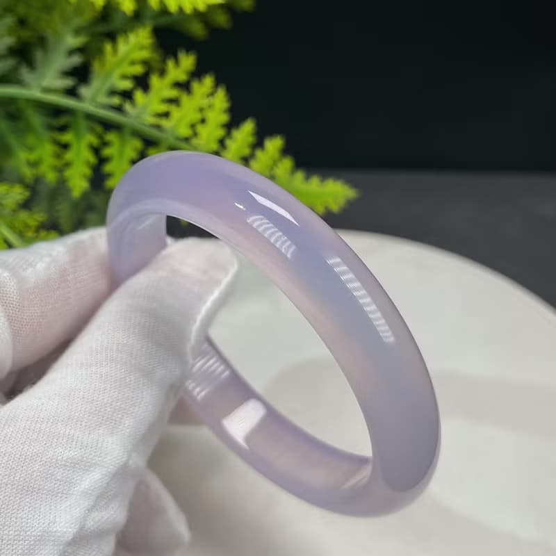 優質 巴西淺紫瑪瑙手鐲 58+MM 冰潤起剛幹凈 凈化心靈 平衡能量