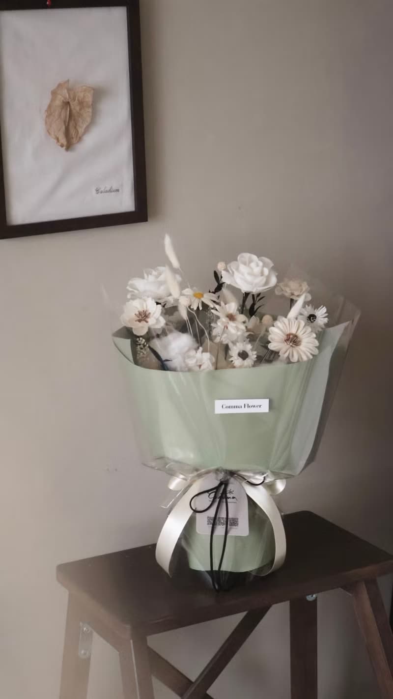 白玫花束 白綠色系 森林系永生花束 情人節花束 生日花束