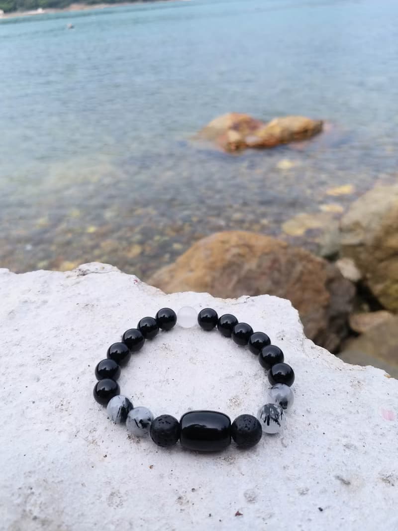 水晶【超強能量 】黑白瑪瑙. 黑髮晶. 火山石.黑曜石 手鍊