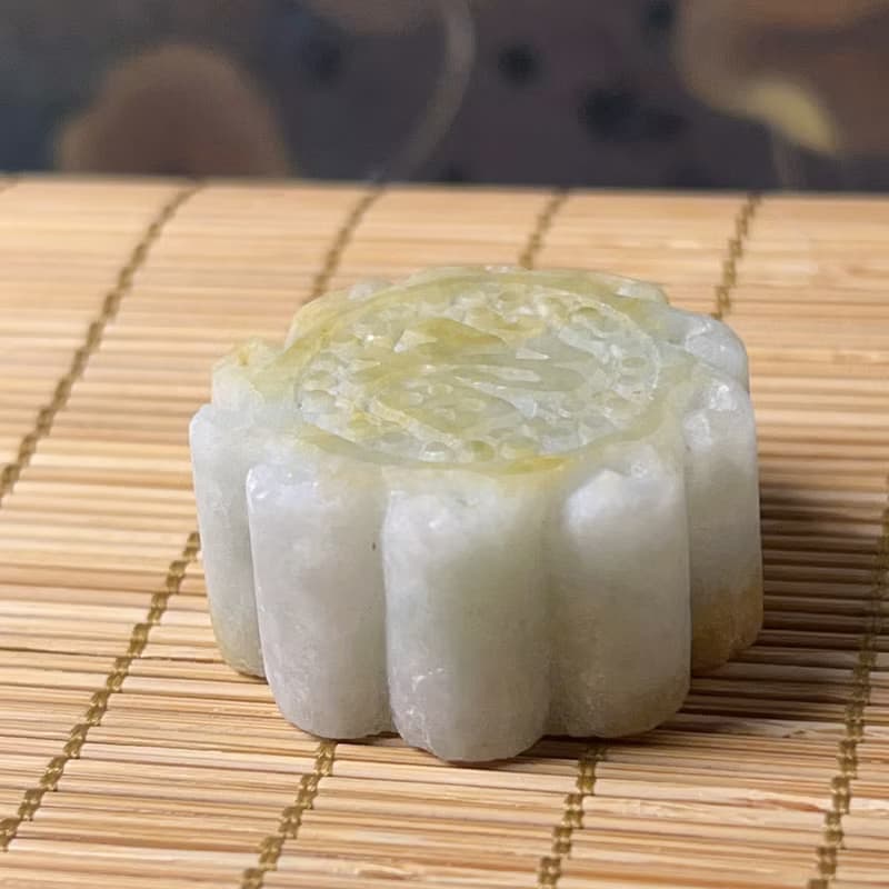 飄黃翡翡翠月餅擺飾擺件 | 天然緬甸玉A貨翡翠 | 送禮