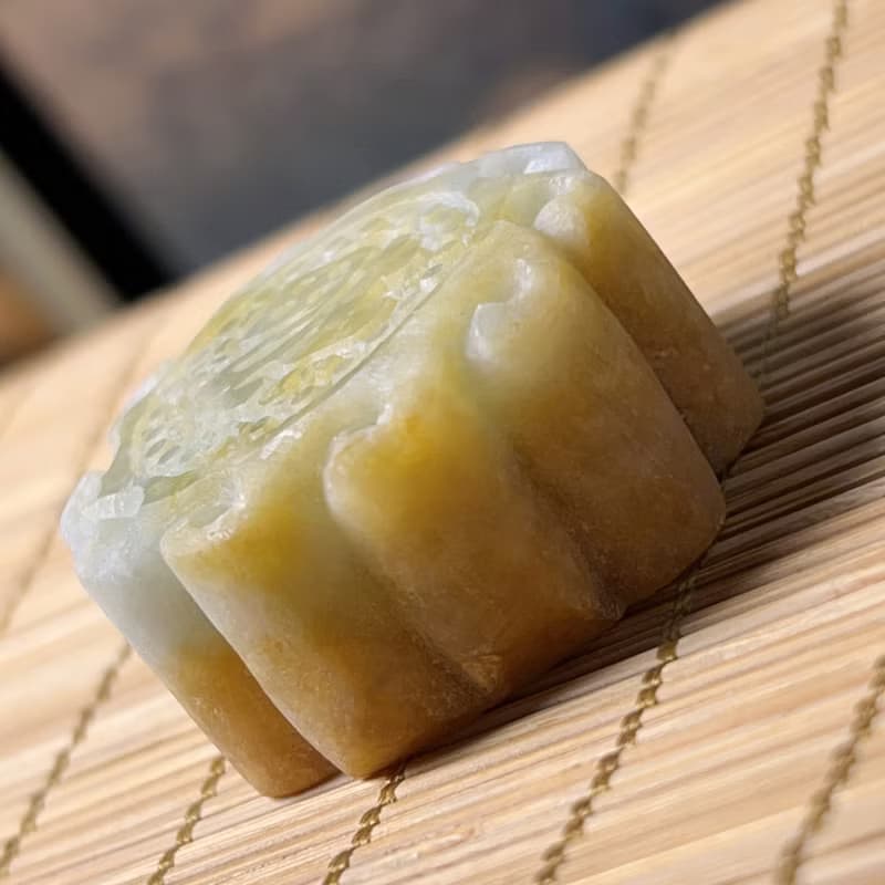 飄黃翡翡翠月餅擺飾擺件 | 天然緬甸玉A貨翡翠 | 送禮
