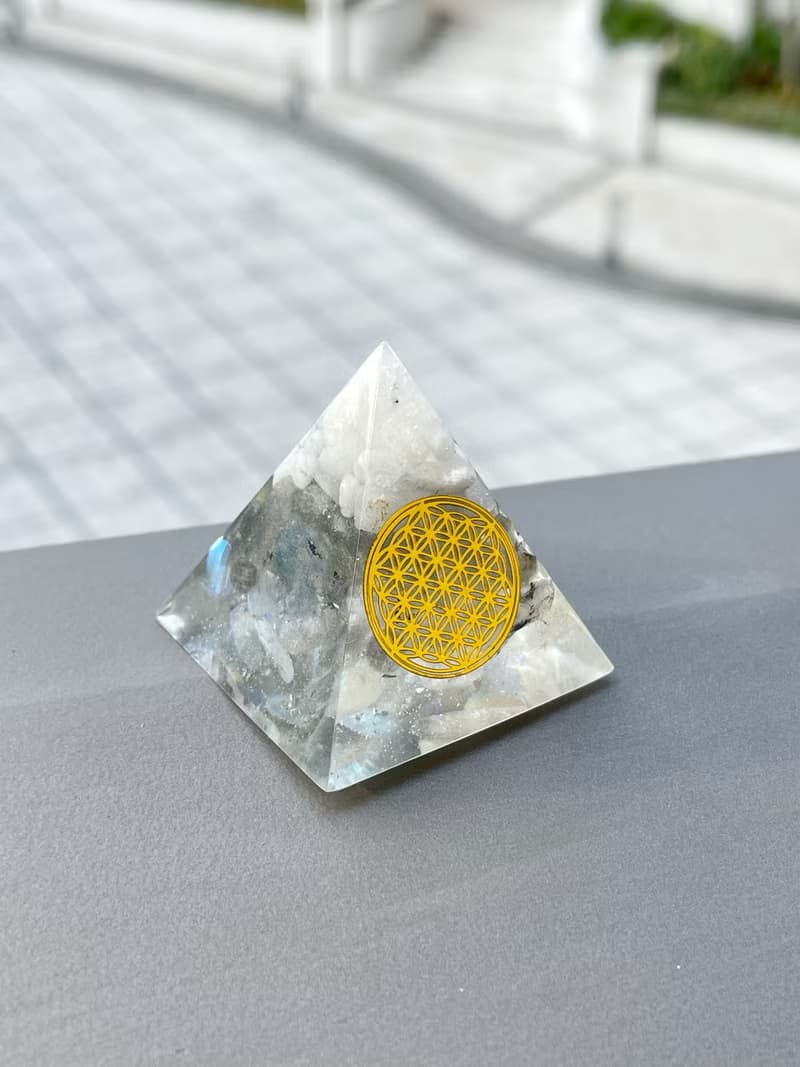 【月亮石+灰月亮石】奧根能量塔Orgonite (6cm/5cm/4cm)