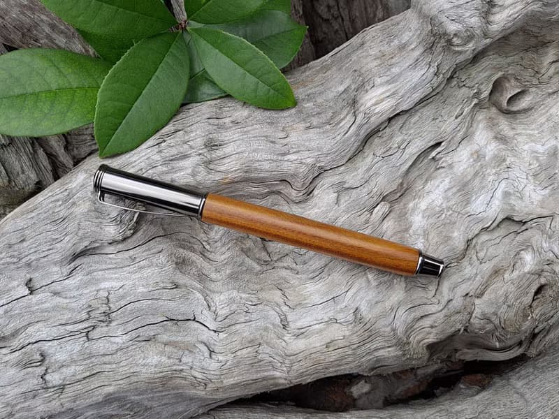 綠檀木 手工筆 鋼珠筆( 拔蓋式)