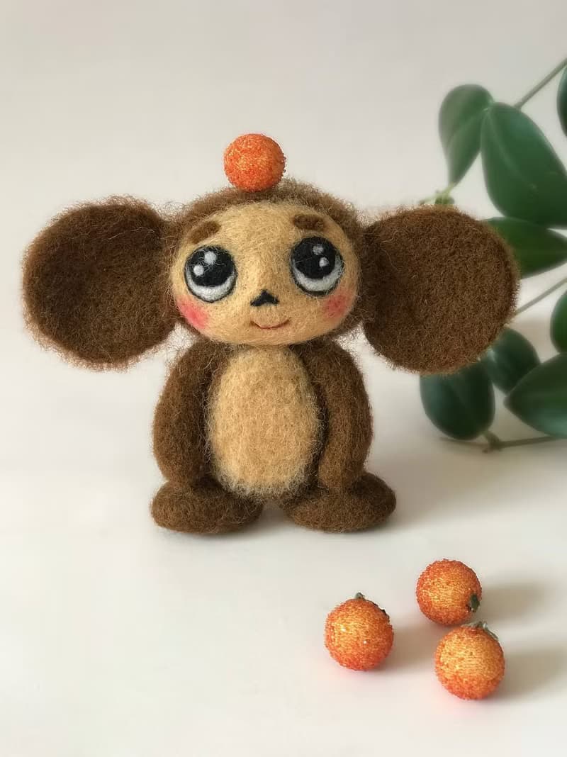 切布拉什卡玩具。 Cheburashka 氈制雕塑。 切巴什卡毛絨
