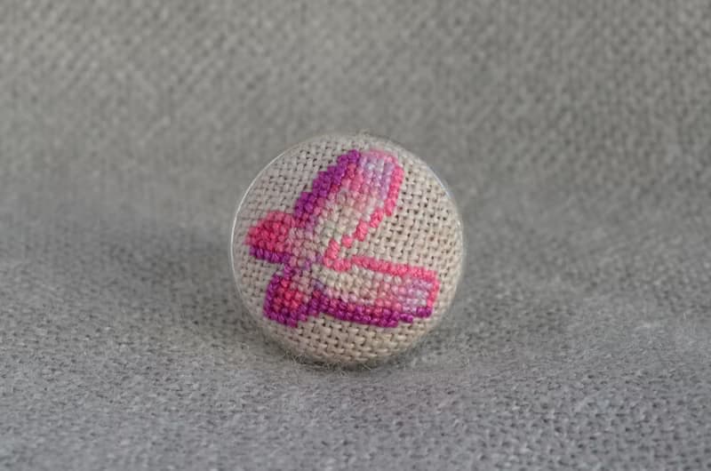 粉色蝴蝶刺繡圓環十字繡精緻首飾為她手工製作的禮物