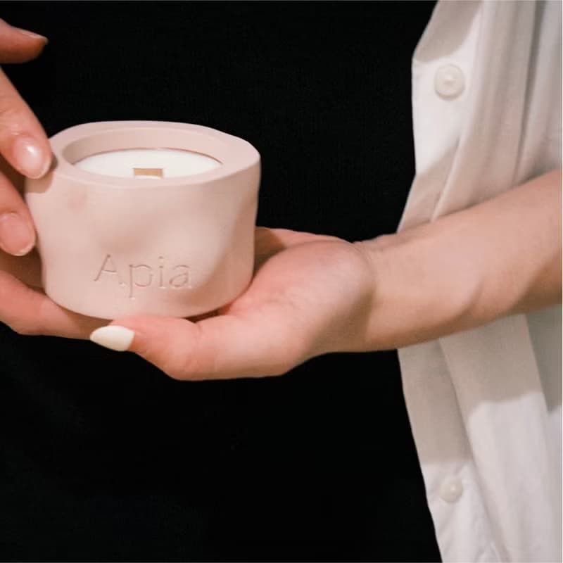 【Apia】水泥杯香氛蠟燭 | 木質花香 | 𝟬𝟱.最重要的小事-乾燥粉