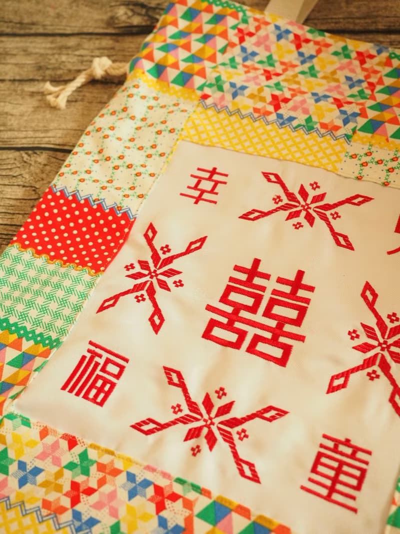 英國製作 懷舊幸福兒童 彩色田園拼布 手挽側揹索繩袋