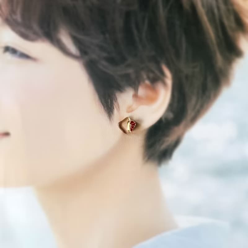 【再販】有田焼 陶片 水晶 金継ぎ ピアス イヤリング ノンホールピアス 陶器 レッド 赤 イエロー 黄色 ホワイト 白 ゴールド 金 シンプル 1点もの