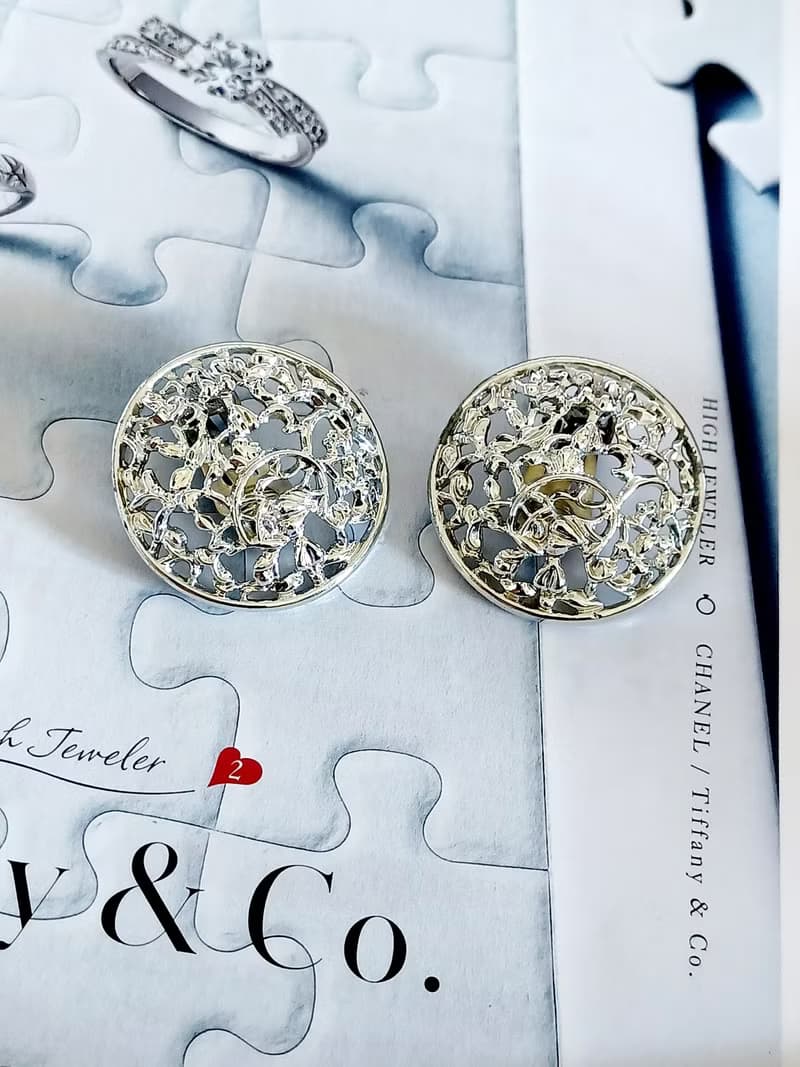 vintage jewelry  亮色簍空纏枝盤型 夾式耳環