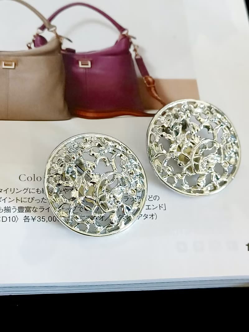 vintage jewelry  亮色簍空纏枝盤型 夾式耳環