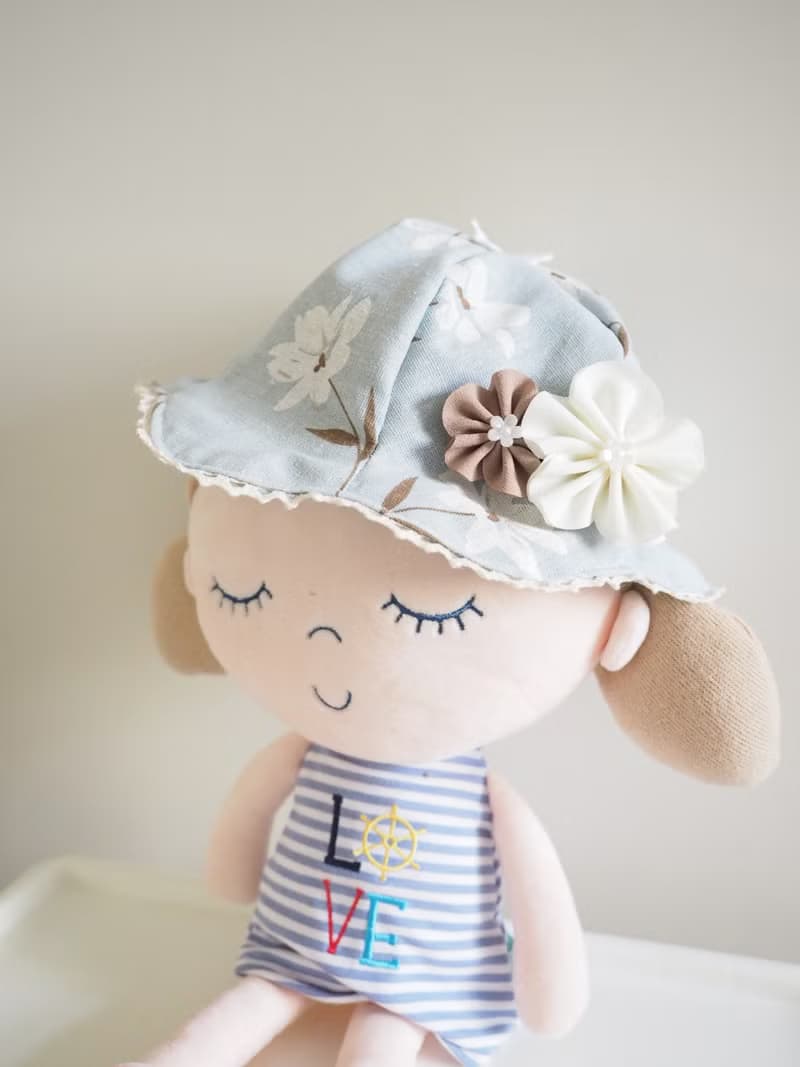 手作清雅粉藍小白花圖案彈性髮帶及雙面帽子髮夾套裝