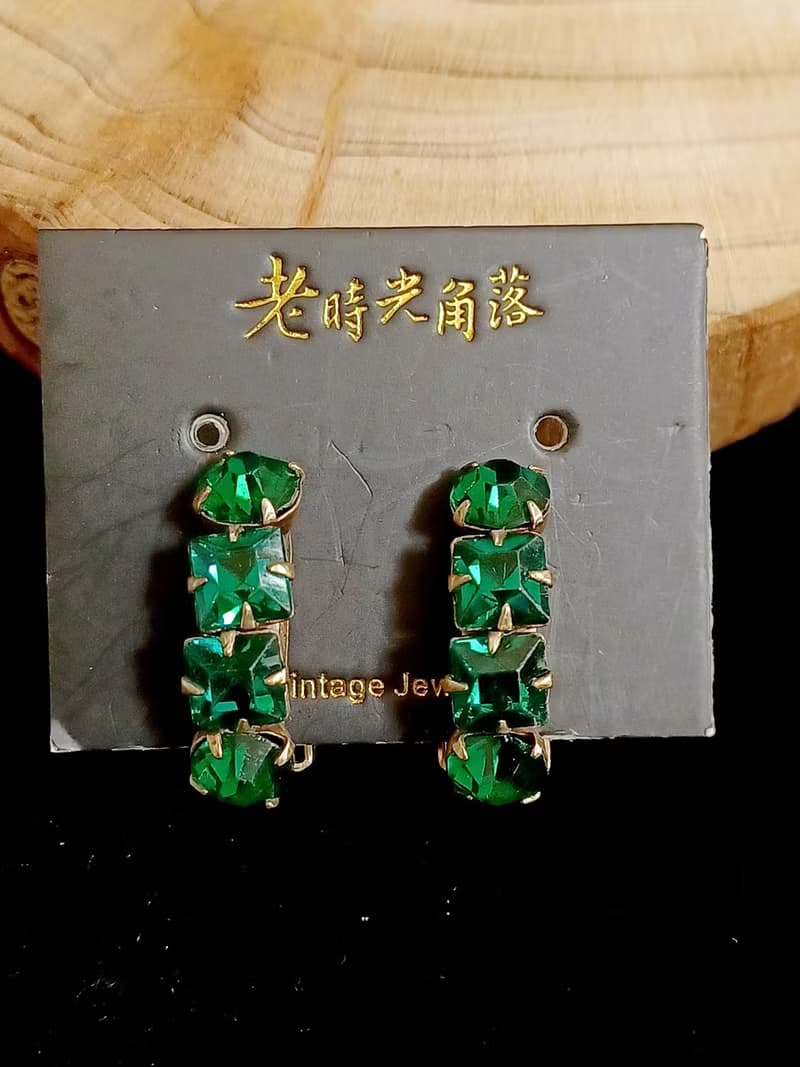 vintage jewelry  極簡翠綠萊茵 夾式耳環