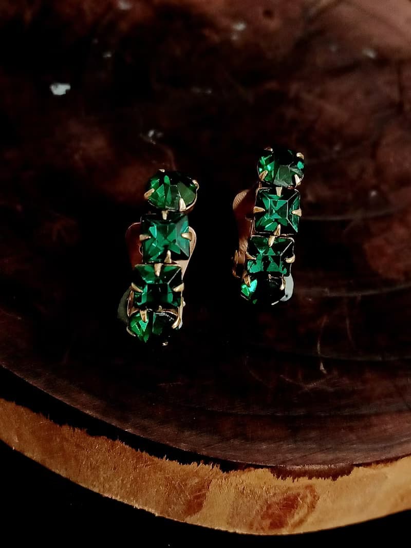 vintage jewelry  極簡翠綠萊茵 夾式耳環
